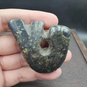 Antique black magnetic stone mysterious animal carving stone bead amulet mg-9-6