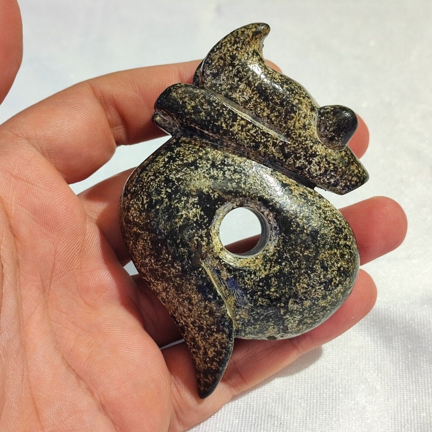 Antique black stone mysterious animal carving stone bead amulet mg-9-10