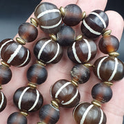 Himalayan tibetan etched agate beads decorated beaded necklace