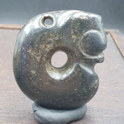 Antique Black Magnetic Stone Mysterious Animal Carving Stone Bead Amulet
