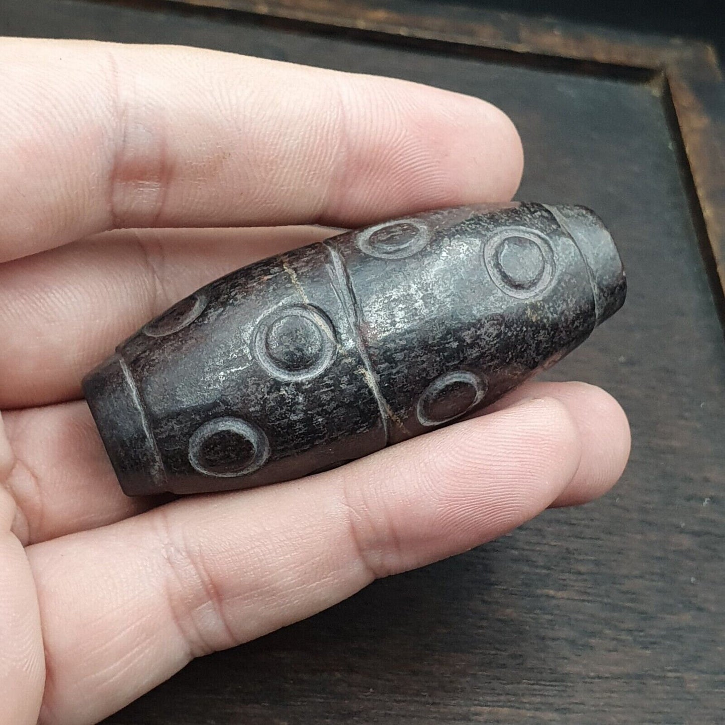 Antique black magnetic stone mysterious animal carving stone bead amulet mg-9-5