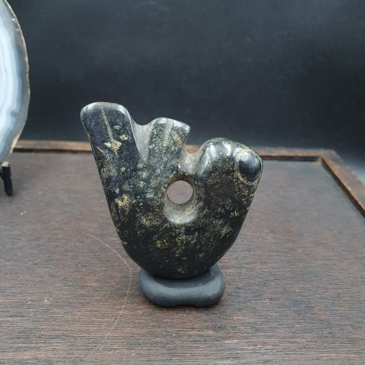 Antique black magnetic stone mysterious animal carving stone bead amulet mg-9-6