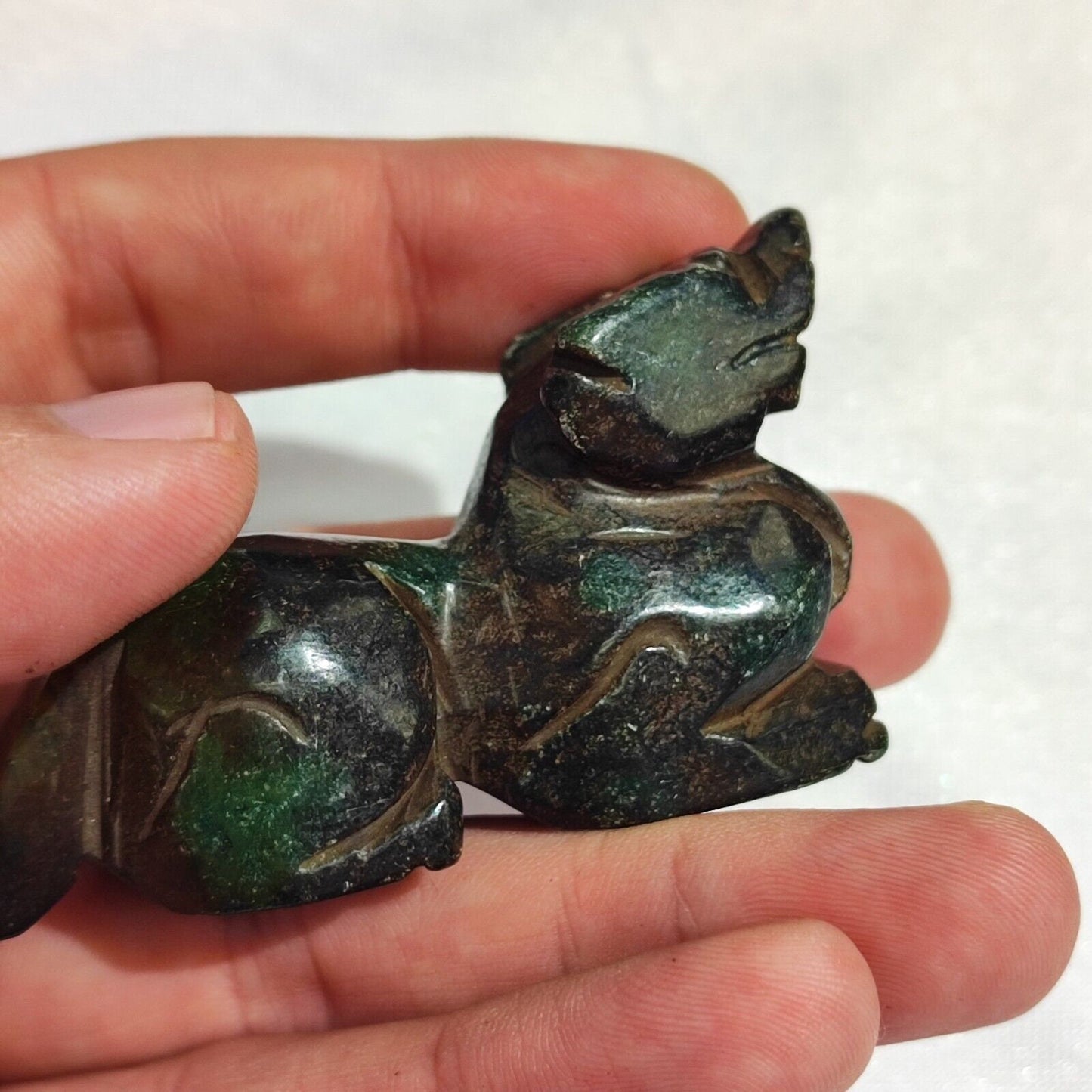 Antique green jade stone mysterious animal carving stone bead amulet mg-9-11