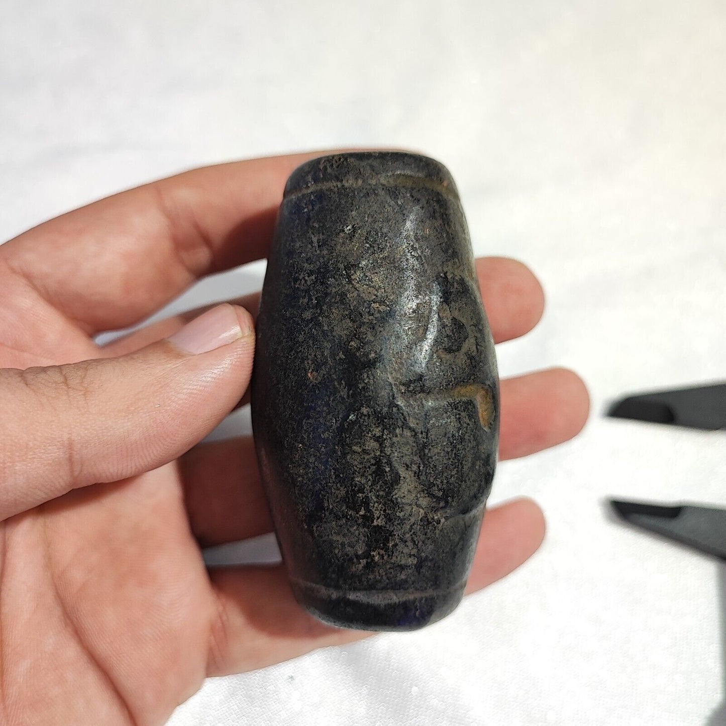 Antique black magnetic stone mysterious animal carving stone bead amulet mg-9-15