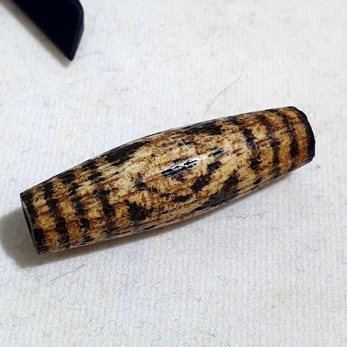 Antique indo tibetan samon pyu pumtek 3 eyes bead 'dzi-like' tube pmt-4y