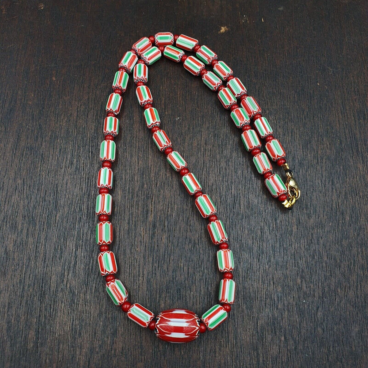Ych-11 venetian inspired chevron and 4.5mm red white heart  beads necklace