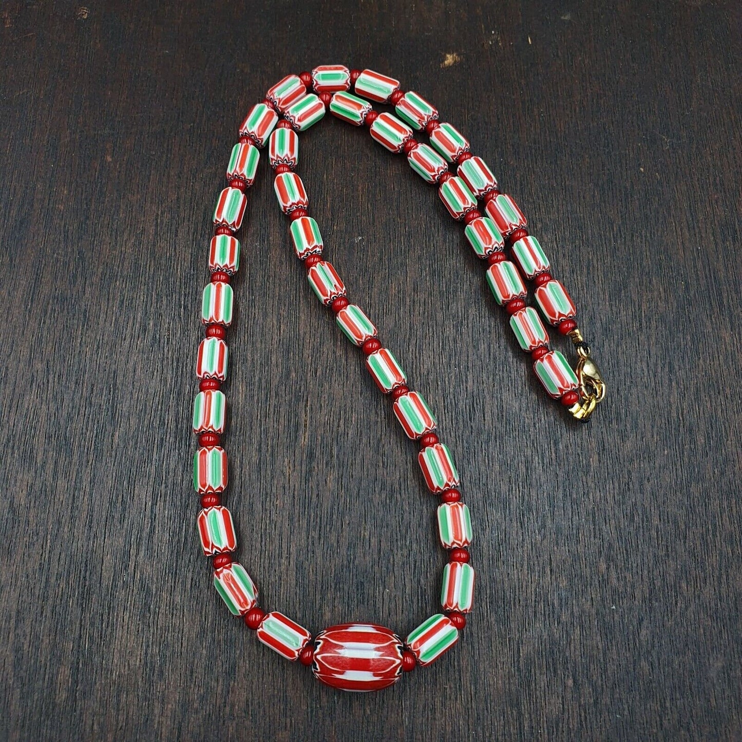 Ych-11 venetian inspired chevron and 4.5mm red white heart  beads necklace