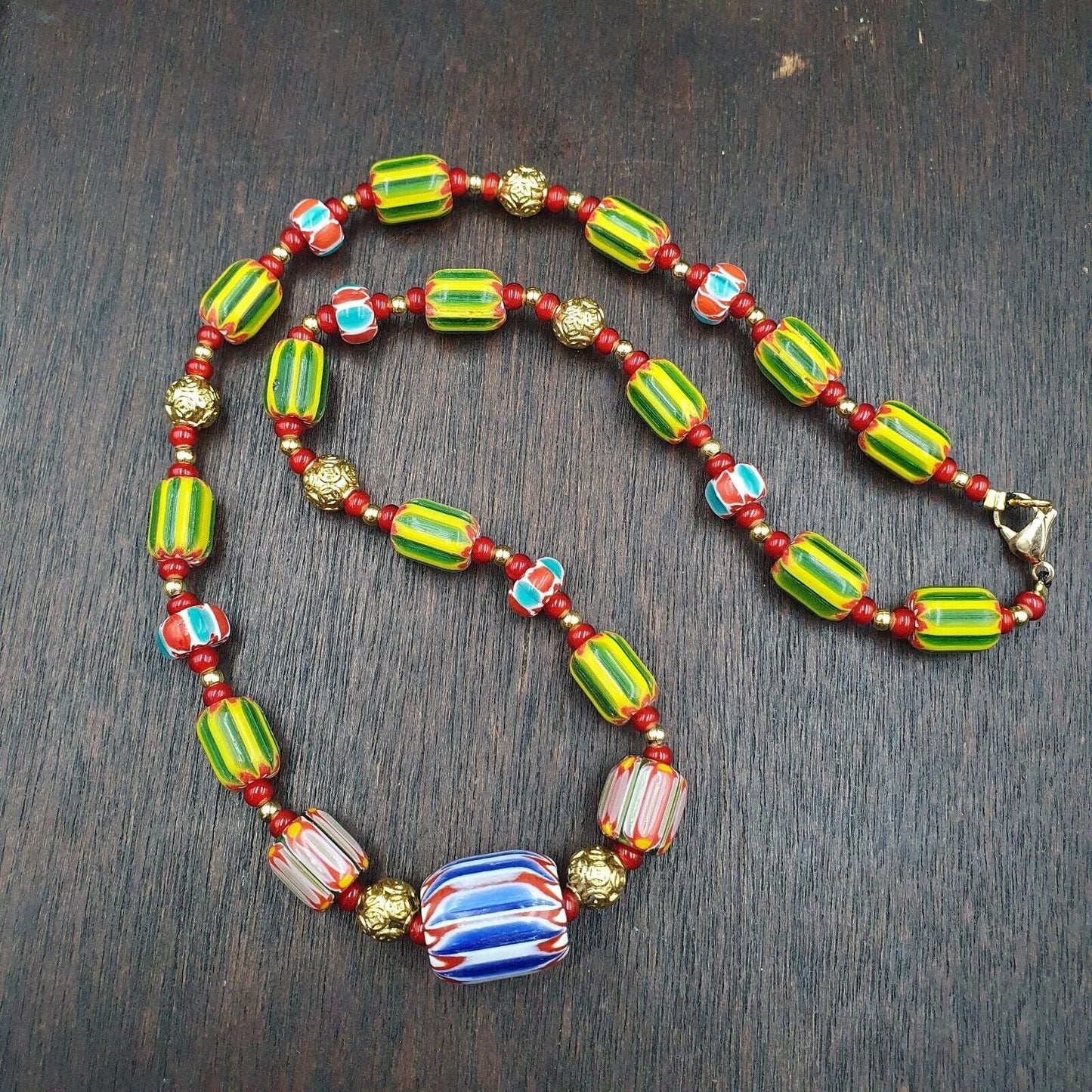 Ych-7 venetian style chevron and white heart venetian beads necklace