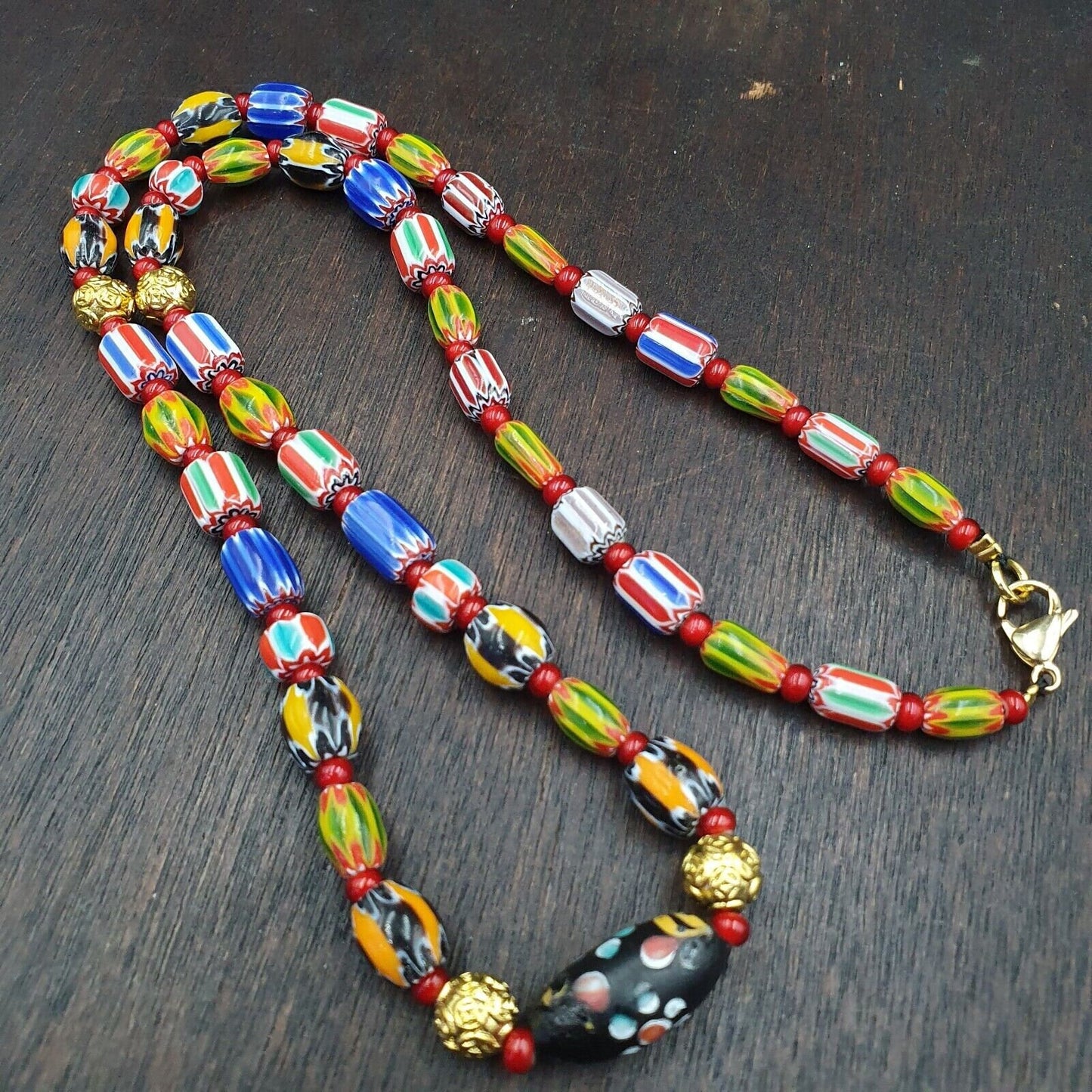 Ych-9 venetian style chevron and white heart venetian feather beads necklace