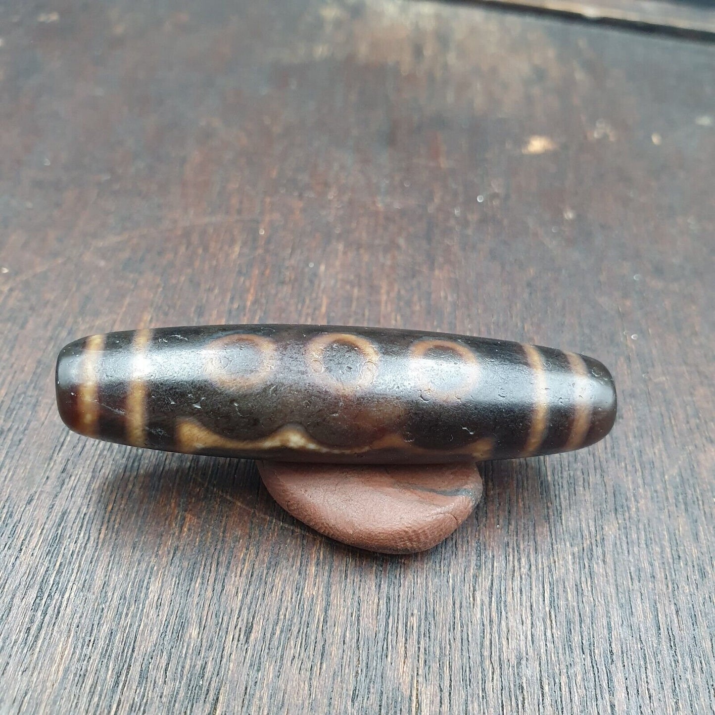 Old indo tibetan agate 5 eyes in 6 lines agate stone dzi bead amulet