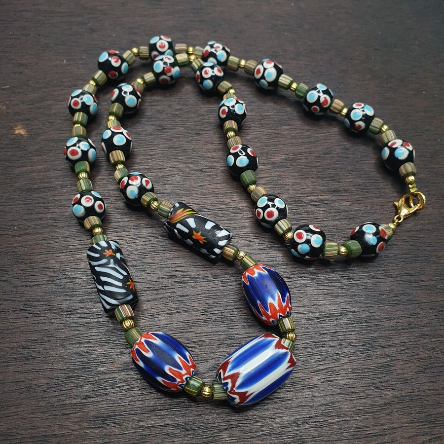Vintage venetian style chevron feather skunk mix glass beads necklace mx-75.