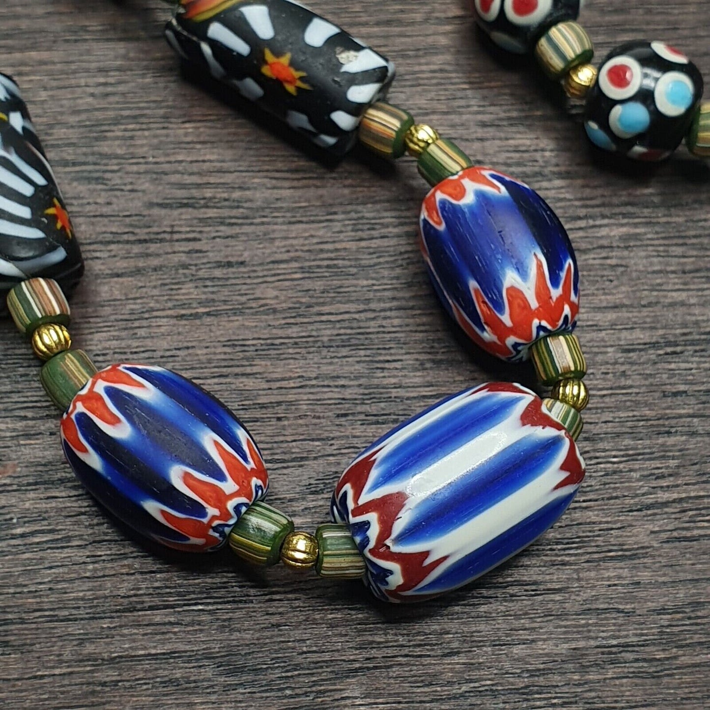 Vintage venetian style chevron feather skunk mix glass beads necklace mx-75Gift