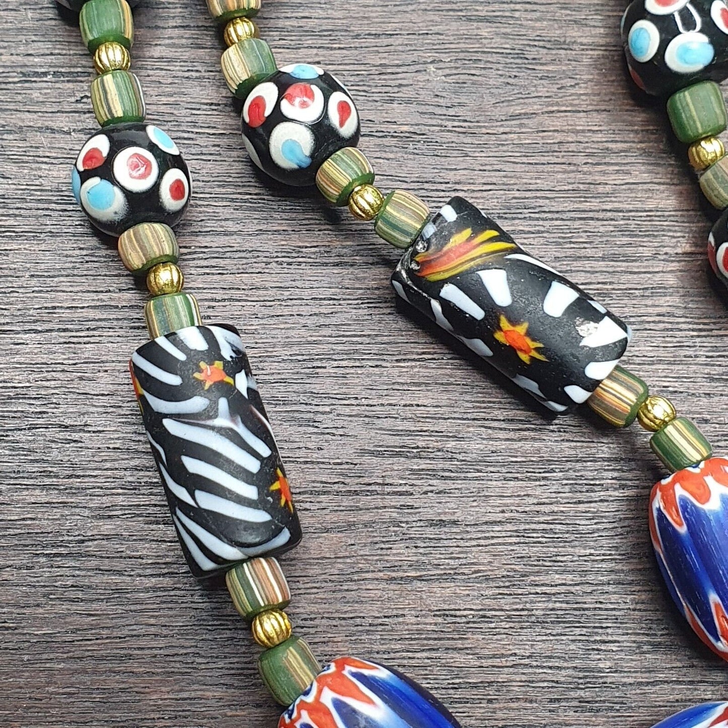 Vintage venetian style chevron feather skunk mix glass beads necklace mx-75Gift