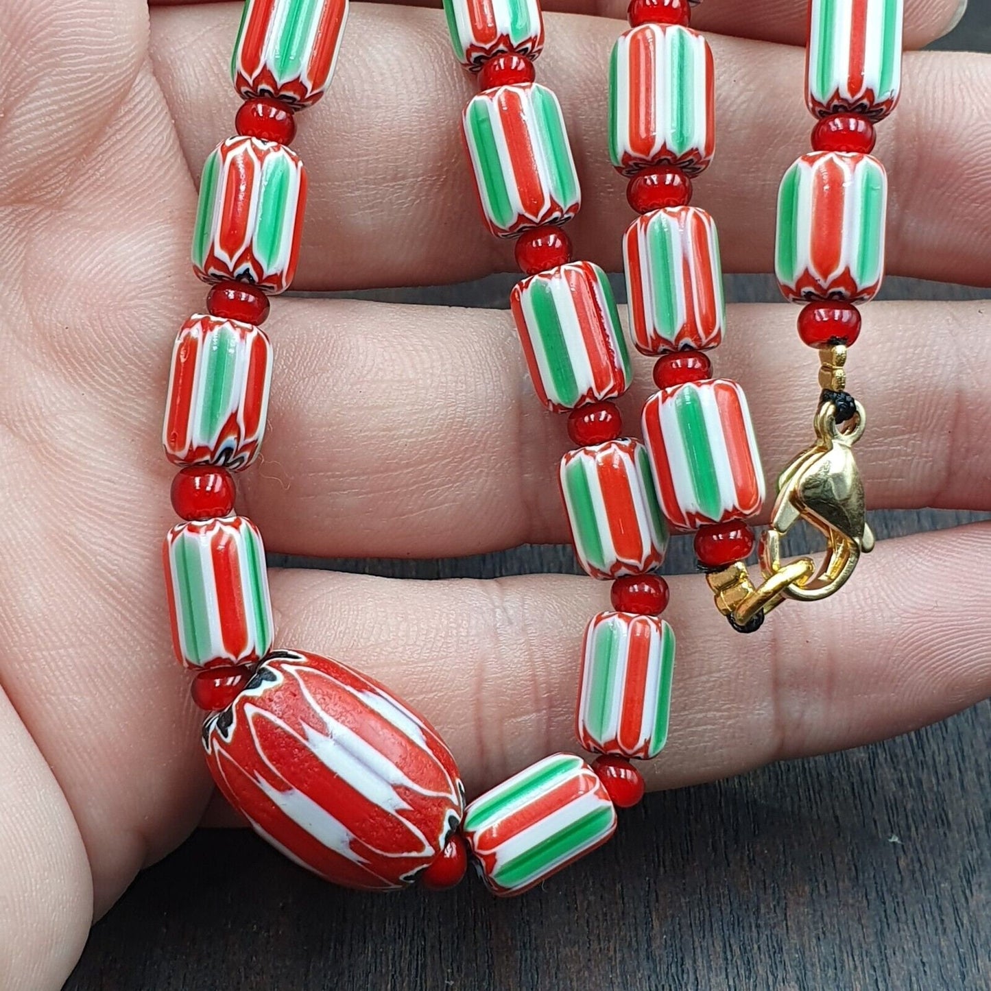 Ych-11 venetian inspired chevron and 4.5mm red white heart  beads necklace