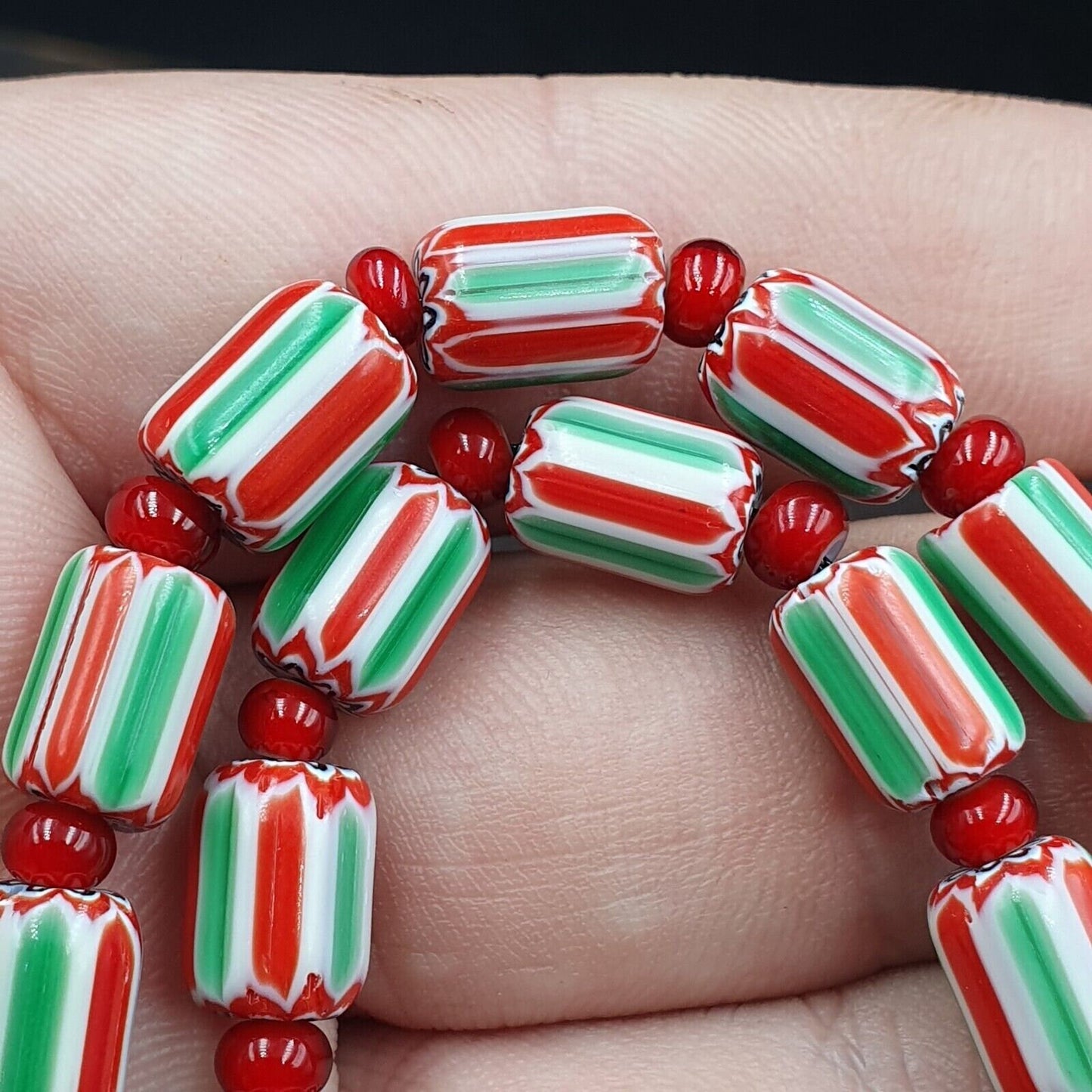 Ych-11 venetian inspired chevron and 4.5mm red white heart  beads necklace