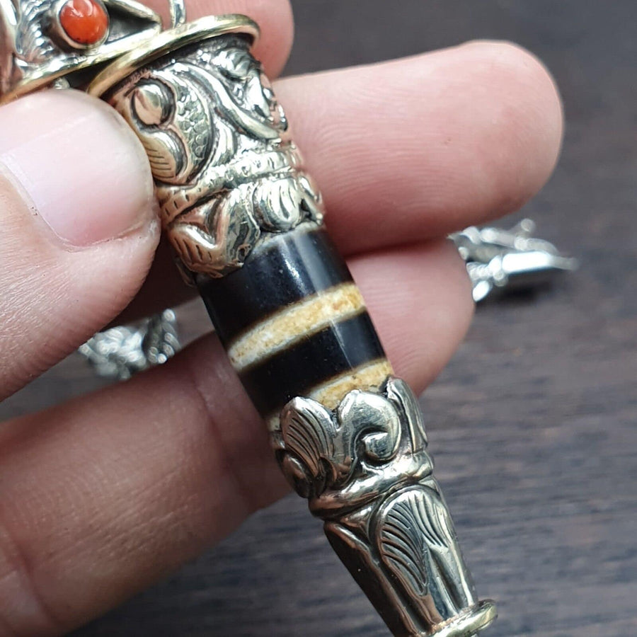 Rare 2 stripes tibetan silver nepalese agate bead dzi pendant necklace