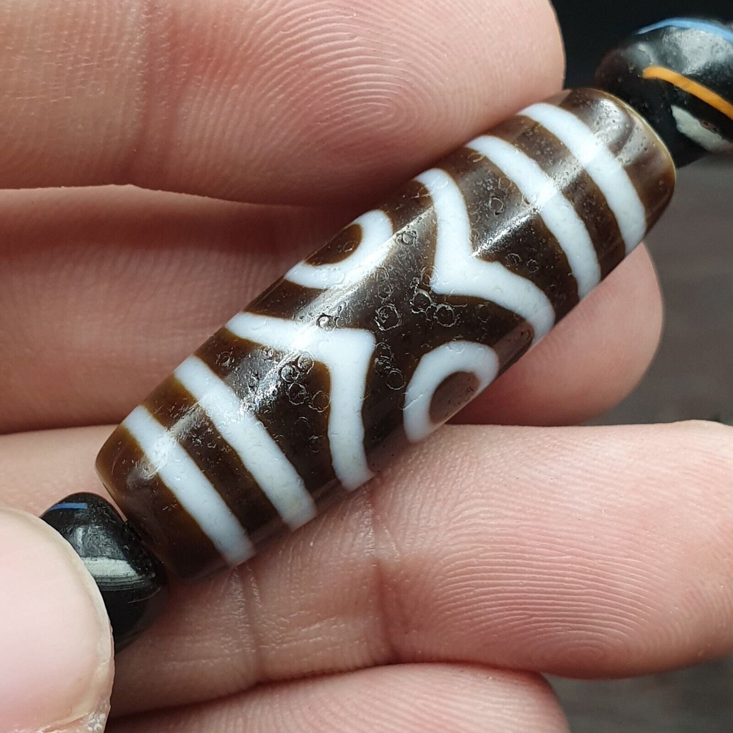 Himalayan indo tibetan 3 eyes 4 stripes unique patterns dzi amulet necklace