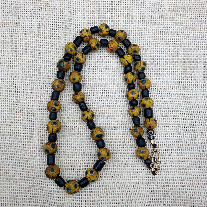 Gbr-2. vintage black yellow, green gabri eyes glass beads strand necklaceGift