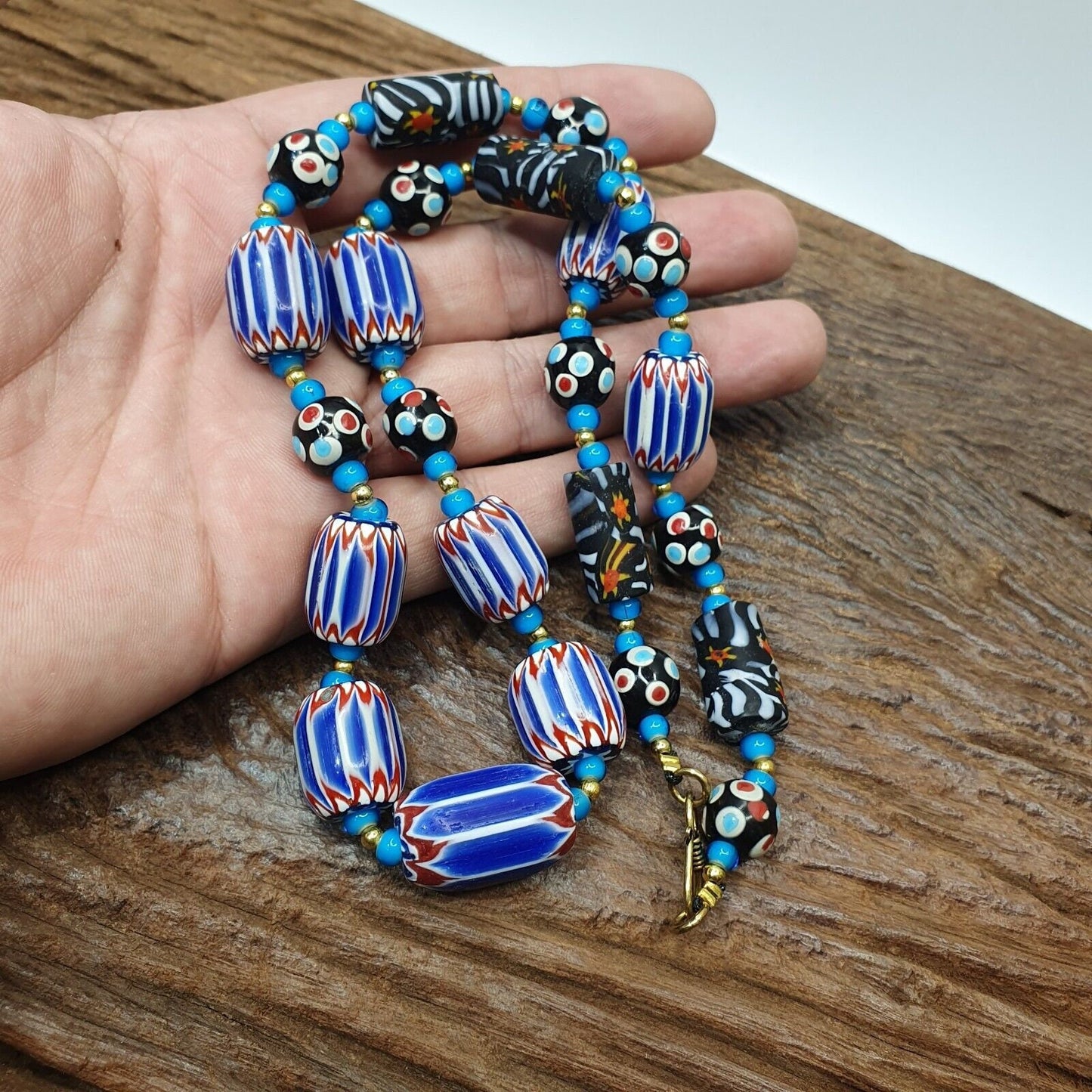 Venetian inspired trade skunk blue chevron and whiteheart beads strand h-2b