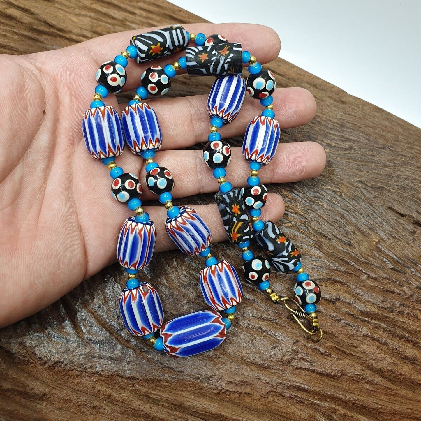 Venetian inspired trade skunk blue chevron and whiteheart beads strand h-2b