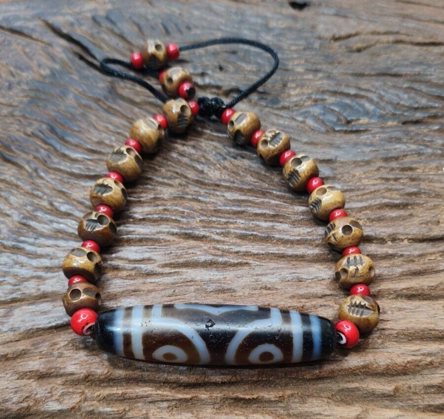 Vintage old himalayan indo tibetan agate, carving skull beads bracelet