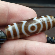 Himalayan indo tibetan 3 eyes 4 stripes unique patterns dzi amulet necklace