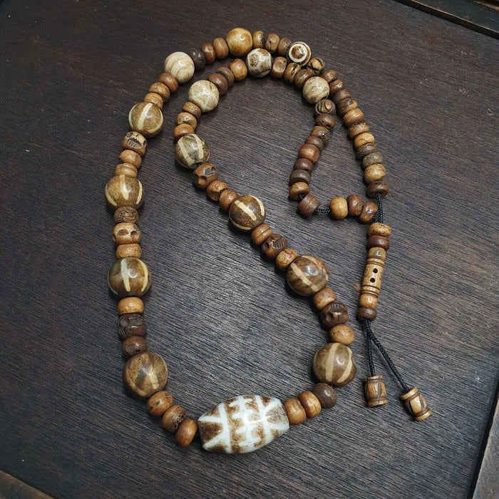 South asian burmese antiques trade pumtek petrified wood beads necklace