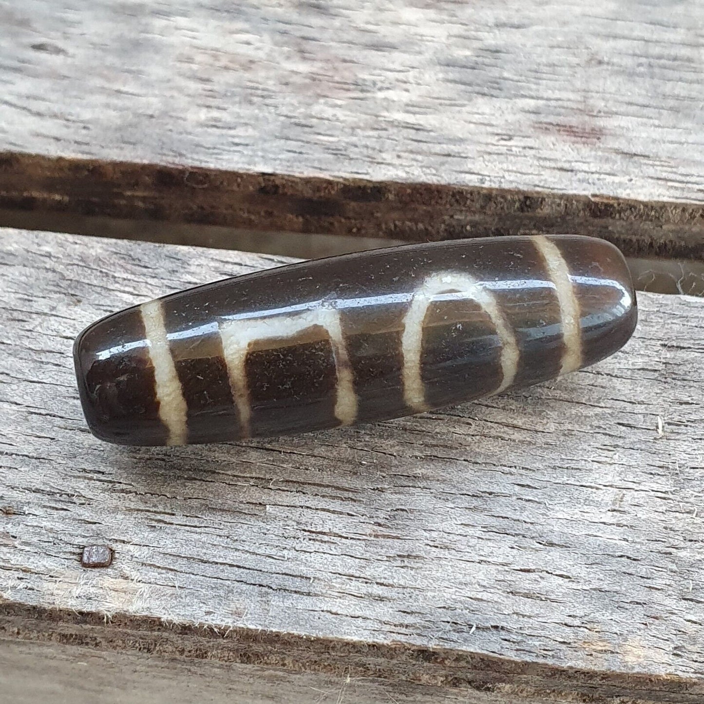 Nepalese tibetan himalayan 4 eyes agate stone dzi bead amulet at12