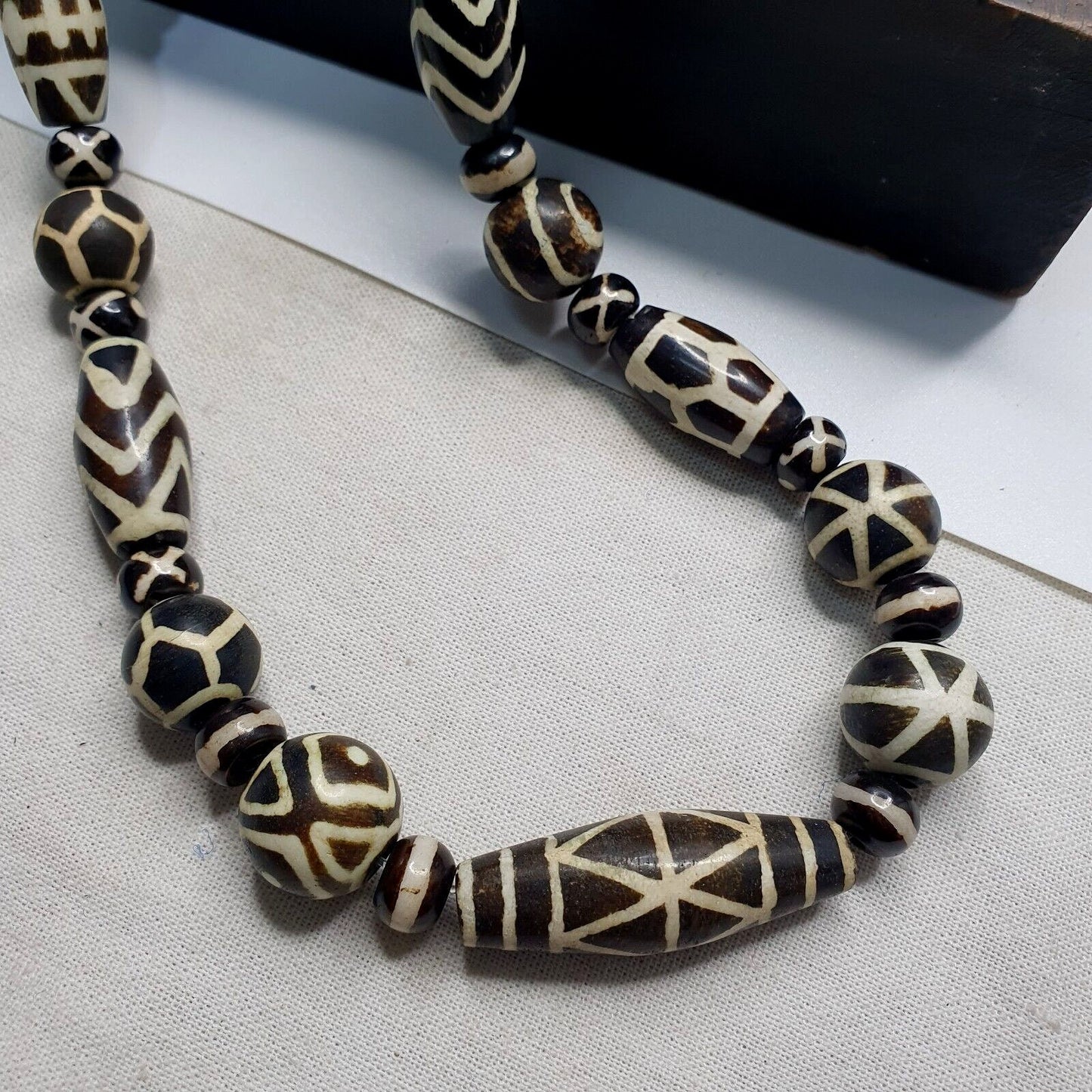 Vintage black and white pumtek pyu burmese beads long necklace