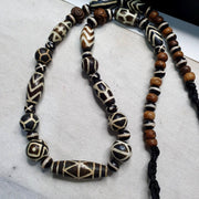 Vintage black and white pumtek pyu burmese beads long necklace