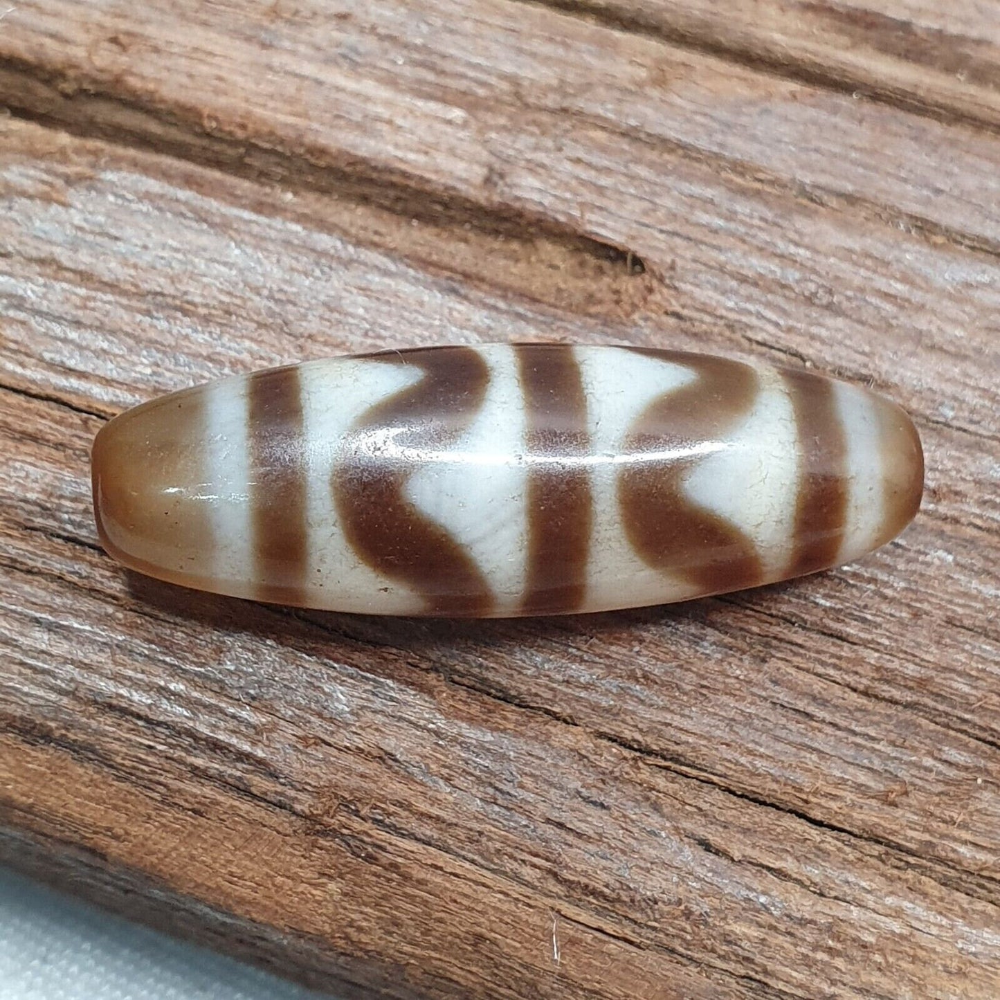 Himalayan indo tibetan agate zigzag lines bead unique patterns dzi amulet