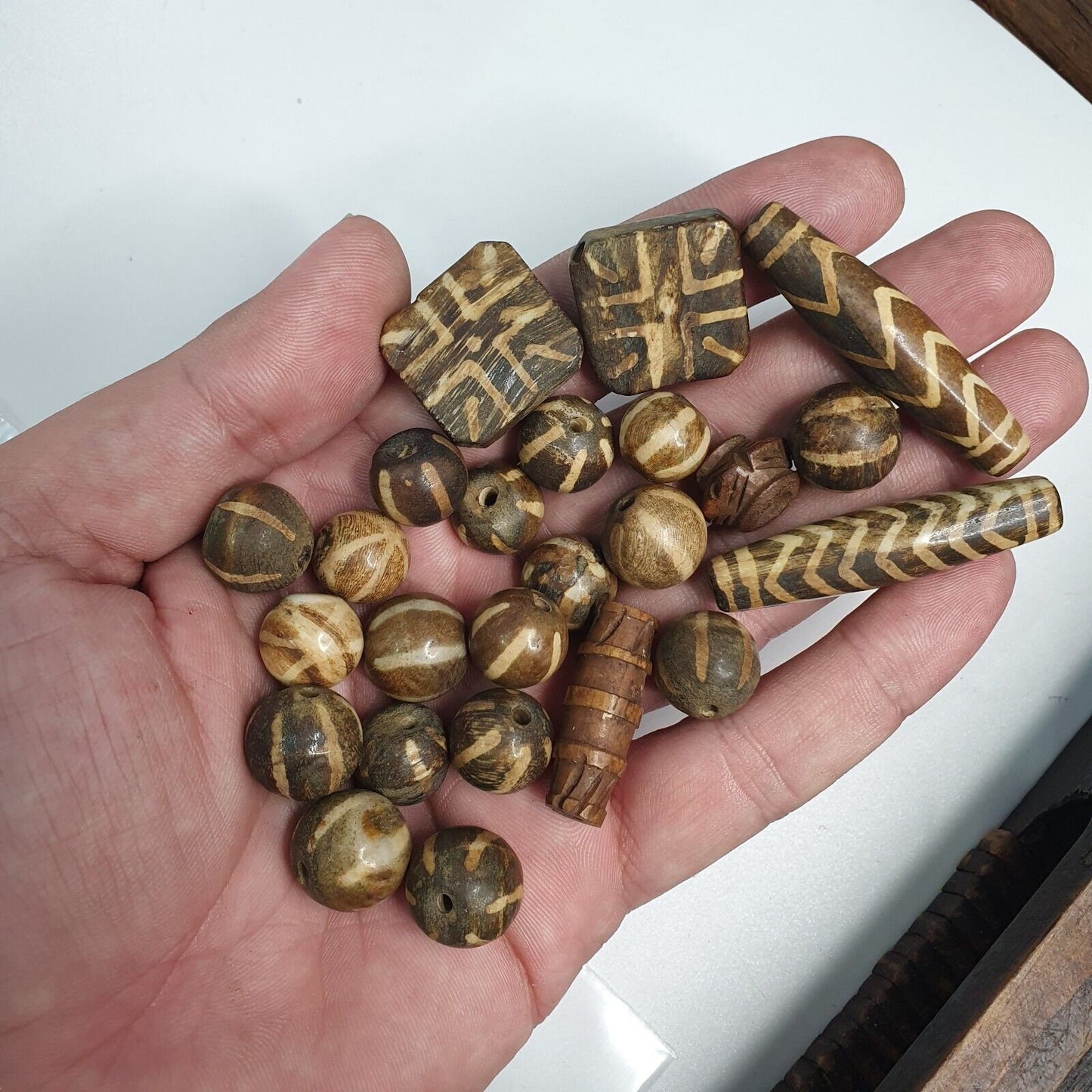 Lot asian pumtek and african yemeni agate beads lot-pmt
