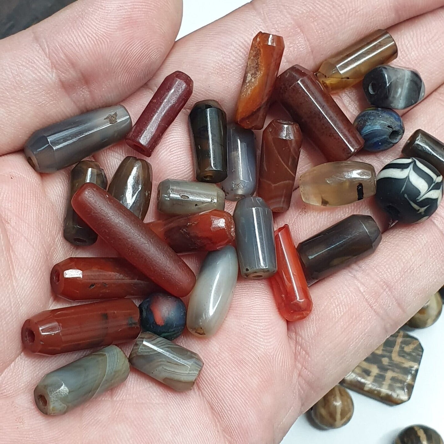 Lot asian pumtek and african yemeni agate beads lot-pmt