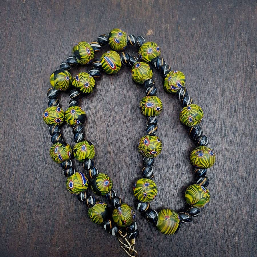 Vintage roman style green gabri eyes glass beads necklace.