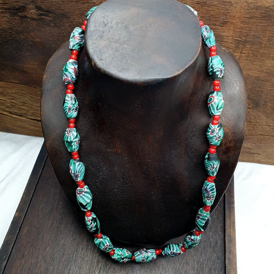 Vintage eyes pattern venetian whiteheart 6mm glass beads strand necklace.