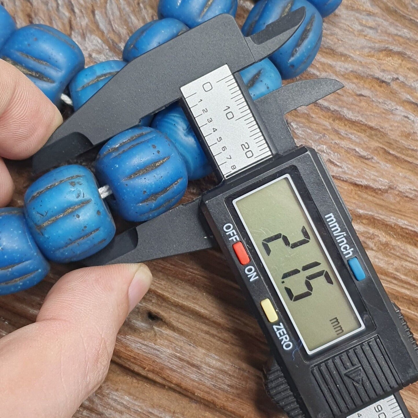 Turquoise blue padre glass african trade beads 18-24mm hug size 43 beads