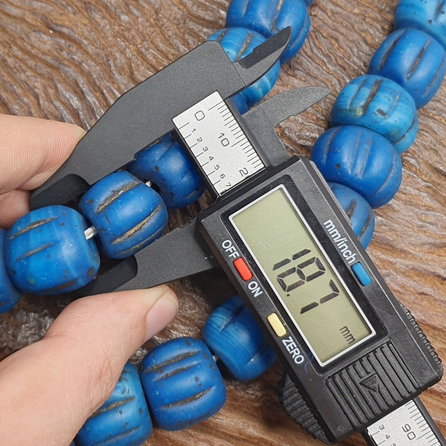Turquoise blue padre glass african trade beads 18-24mm hug size 43 beads