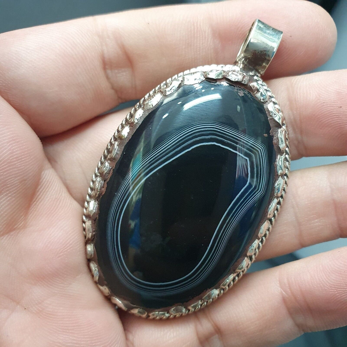 Tibetan vintage natural black and white agate pendant