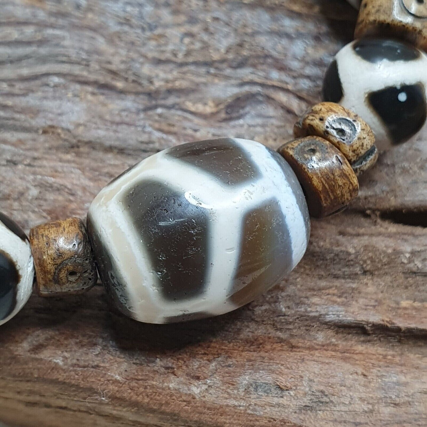 Protective lucky tibetan mix patterns agate dzi beads bracelet tbb-1