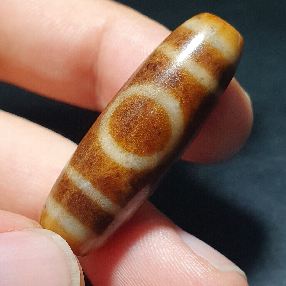 Vintage tibetan circle big eye unique pattern agate stone dzi  amulet