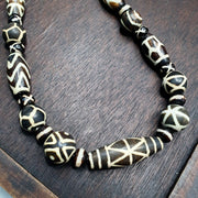 Vintage black and white pumtek pyu burmese beads long necklace