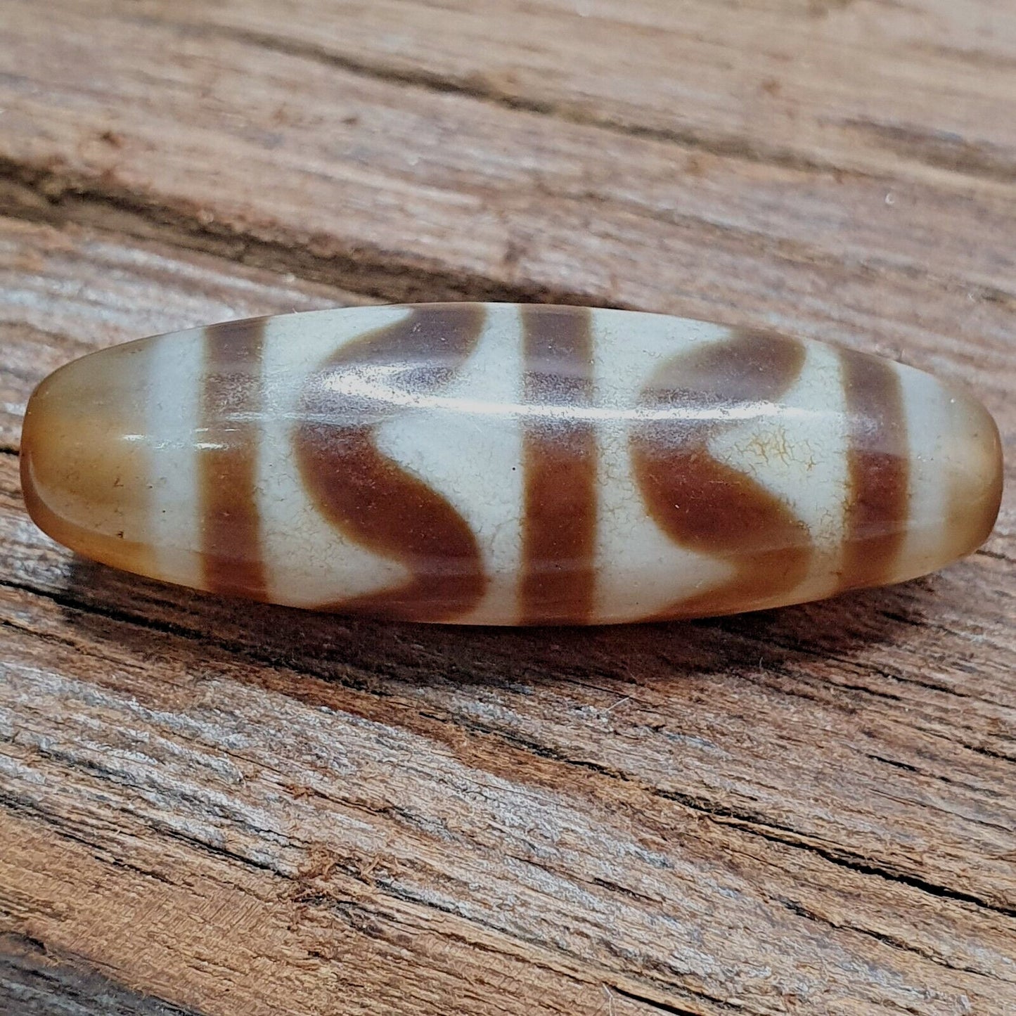 Himalayan indo tibetan agate zigzag lines bead unique patterns dzi amulet