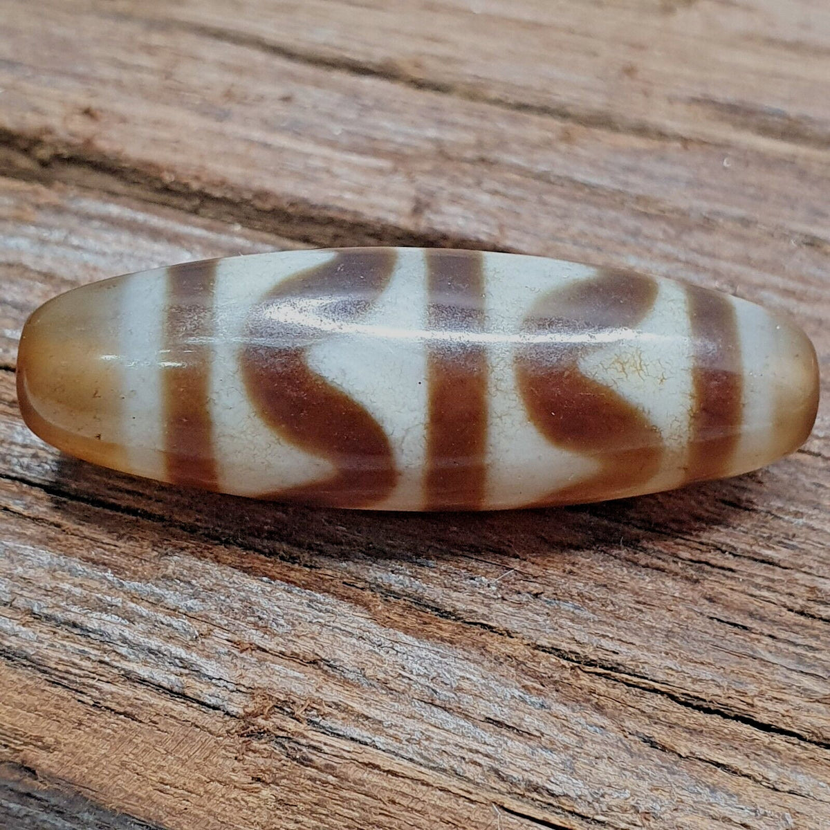 Himalayan indo tibetan agate zigzag lines bead unique patterns dzi amulet