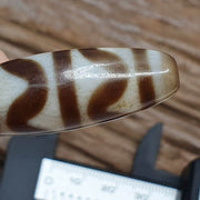 Himalayan indo tibetan agate zigzag lines bead unique patterns dzi amulet