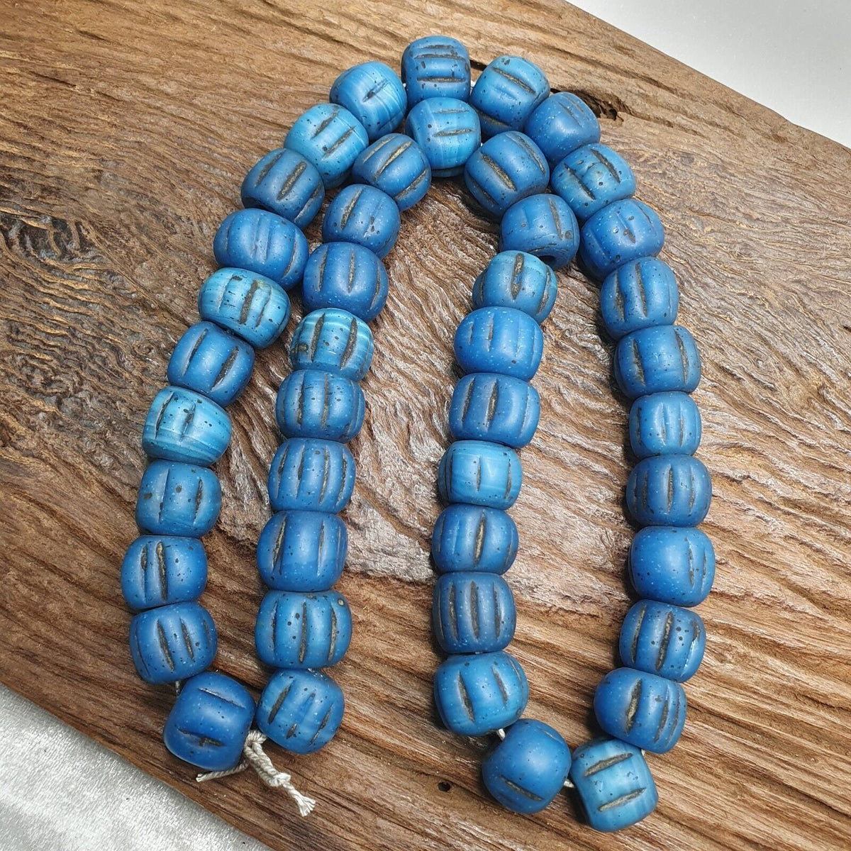 Turquoise blue padre glass african trade beads 18-24mm hug size 43 beads