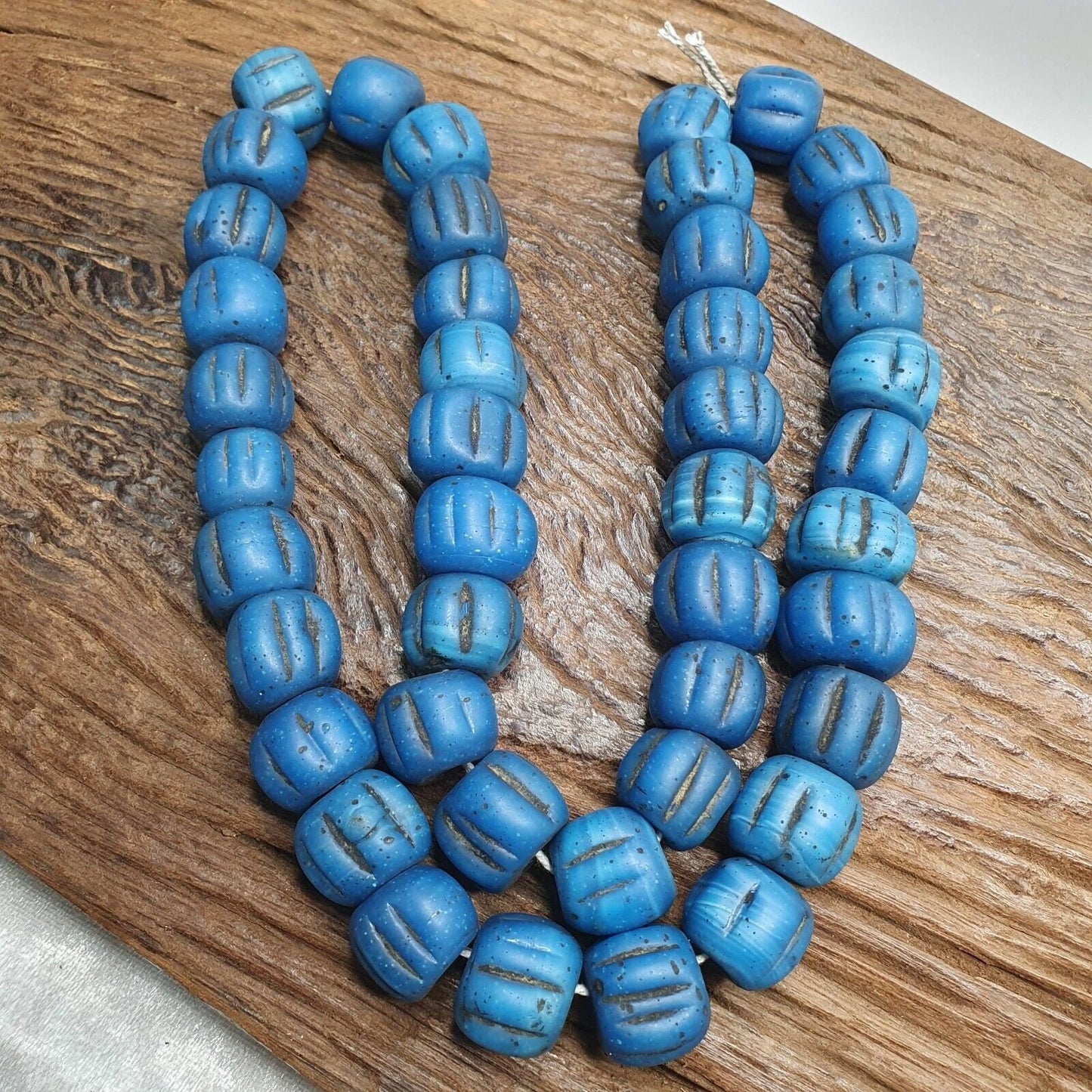 Turquoise blue padre glass african trade beads 18-24mm hug size 43 beads