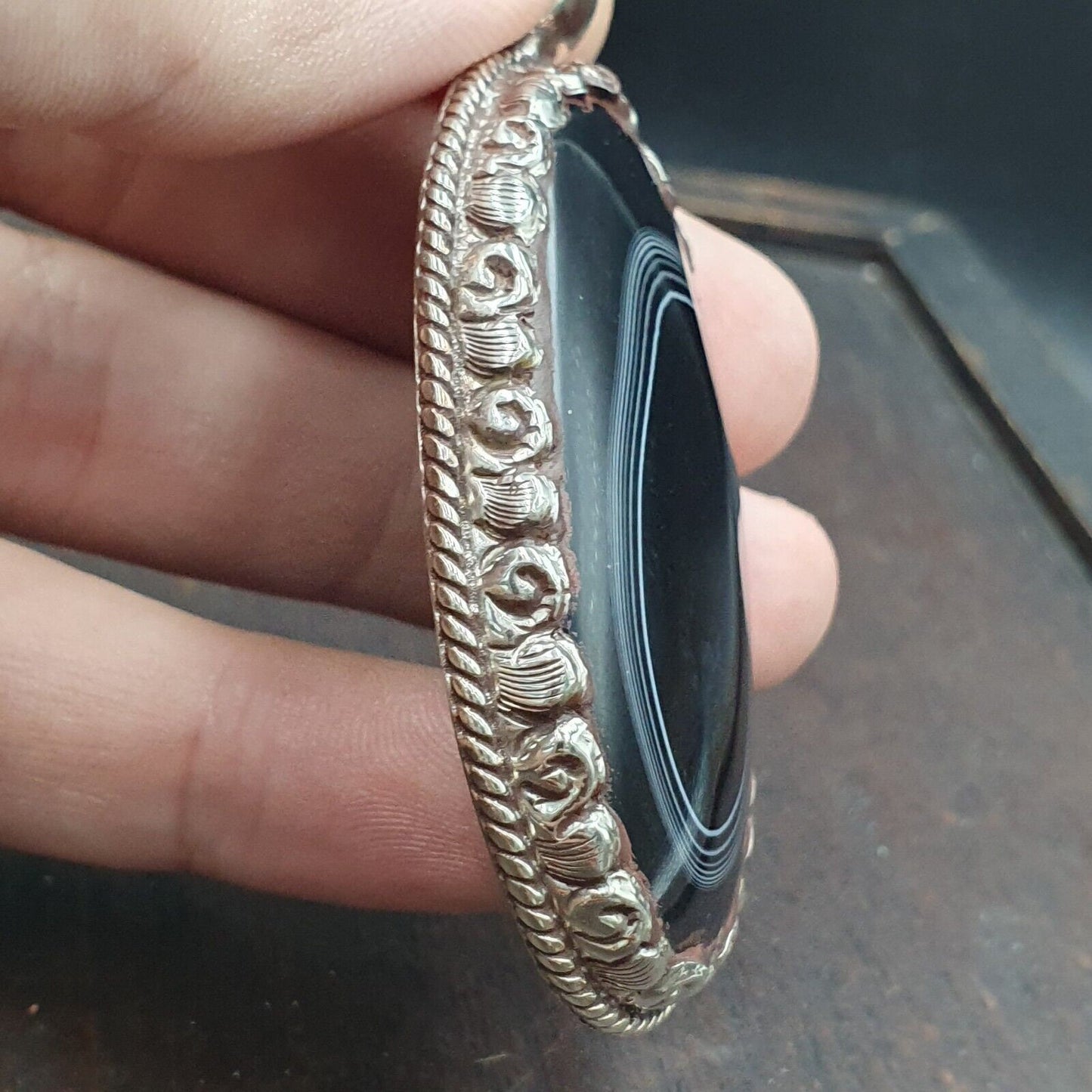 Tibetan vintage natural black and white agate pendant