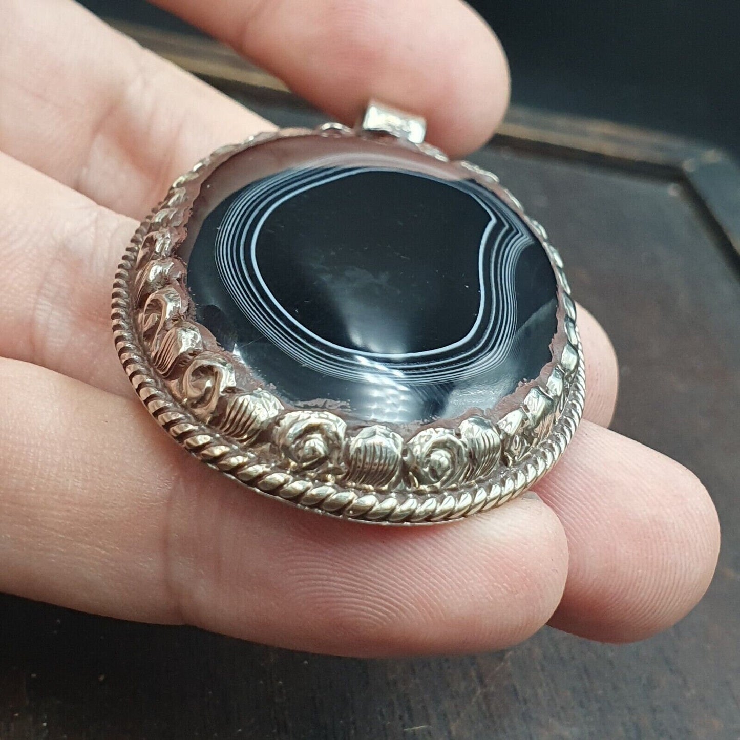 Tibetan vintage natural black and white agate pendant