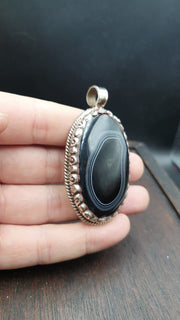 Tibetan vintage natural black and white agate pendant