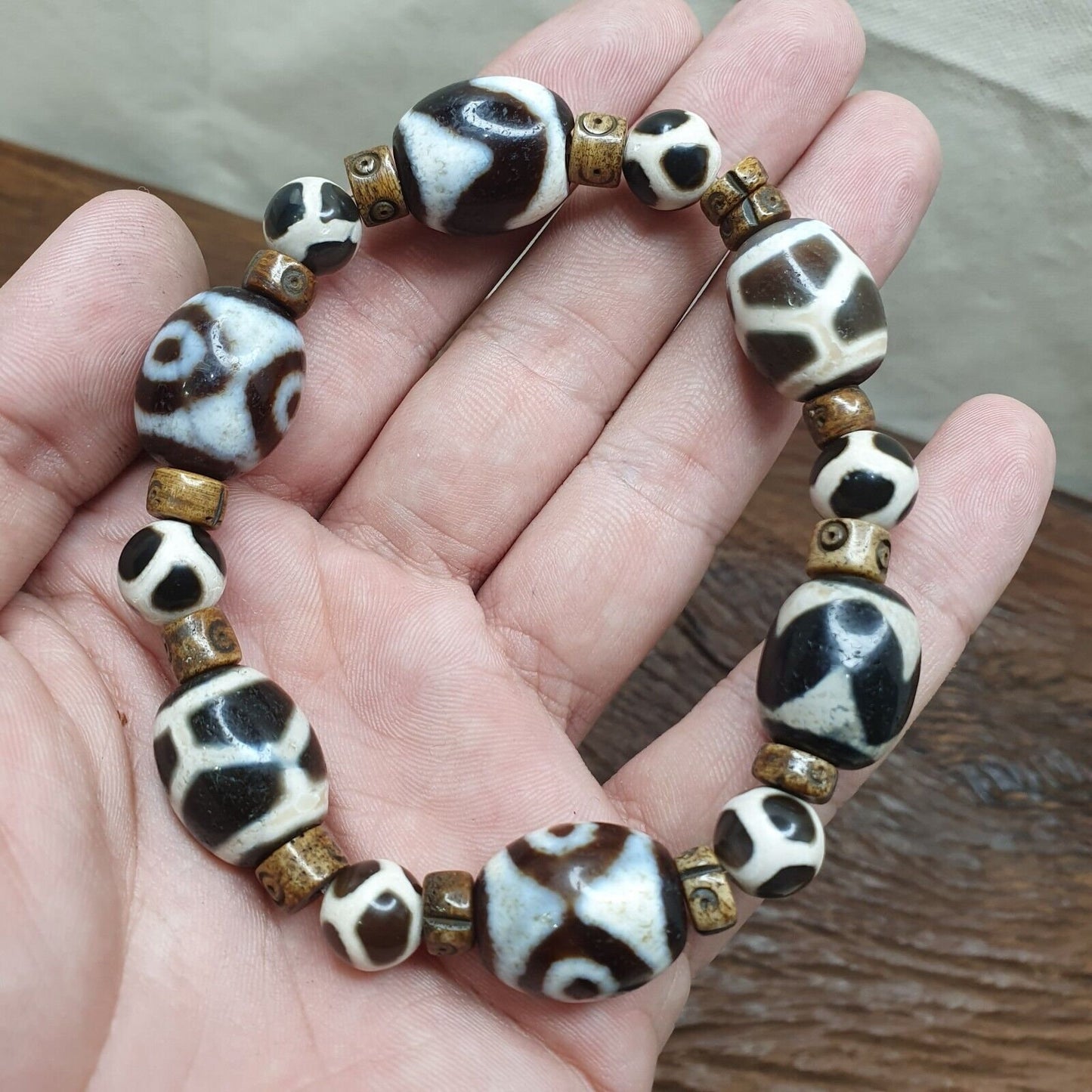 Protective lucky tibetan mix patterns agate dzi beads bracelet tbb-1